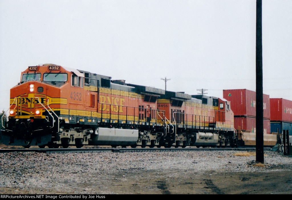 BNSF 4352 East